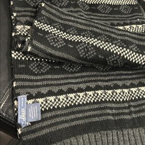 Bass Navy and White Knit Scarf